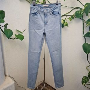 724 Levi's High Rise Straight 28